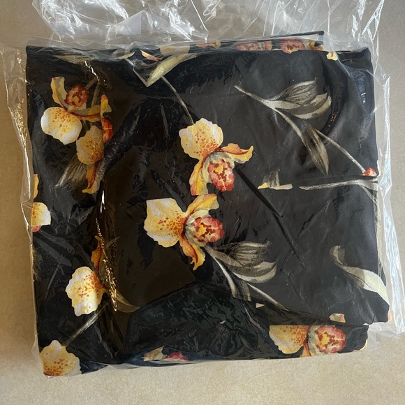 Elbow-Sleeve Scuba Knit Dress Anthurium Tossed Black - Picture 5 of 5